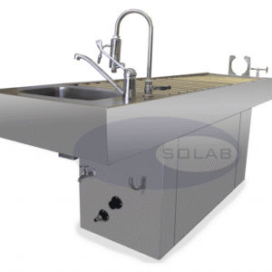 Mesa Com Roletes Necropsia (Suporte Craniano, Triturador e Hidroaspirador) (SL-409-2) – SOLAB